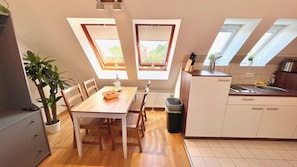 Panoramic Apartment, Private Bathroom, City View (Am Jacobsweg Wohnung 2) | Interior - Ferienwohnung am Jacobsweg (Wurzen)