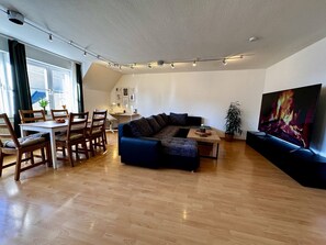 Superior Apartment, Private Bathroom (Apartment Jacobsplatz) | Lounge