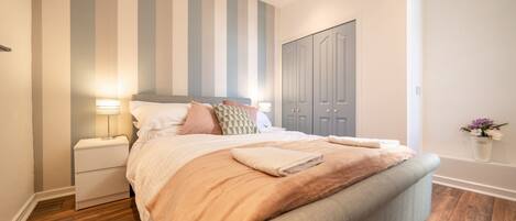 2 bedrooms, iron/ironing board, free WiFi, bed sheets