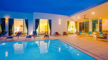 Vila | Piscina particular