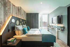 In-room safe, desk, soundproofing, free cribs/infant beds