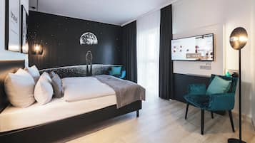 Soundproofing, free WiFi, bed sheets