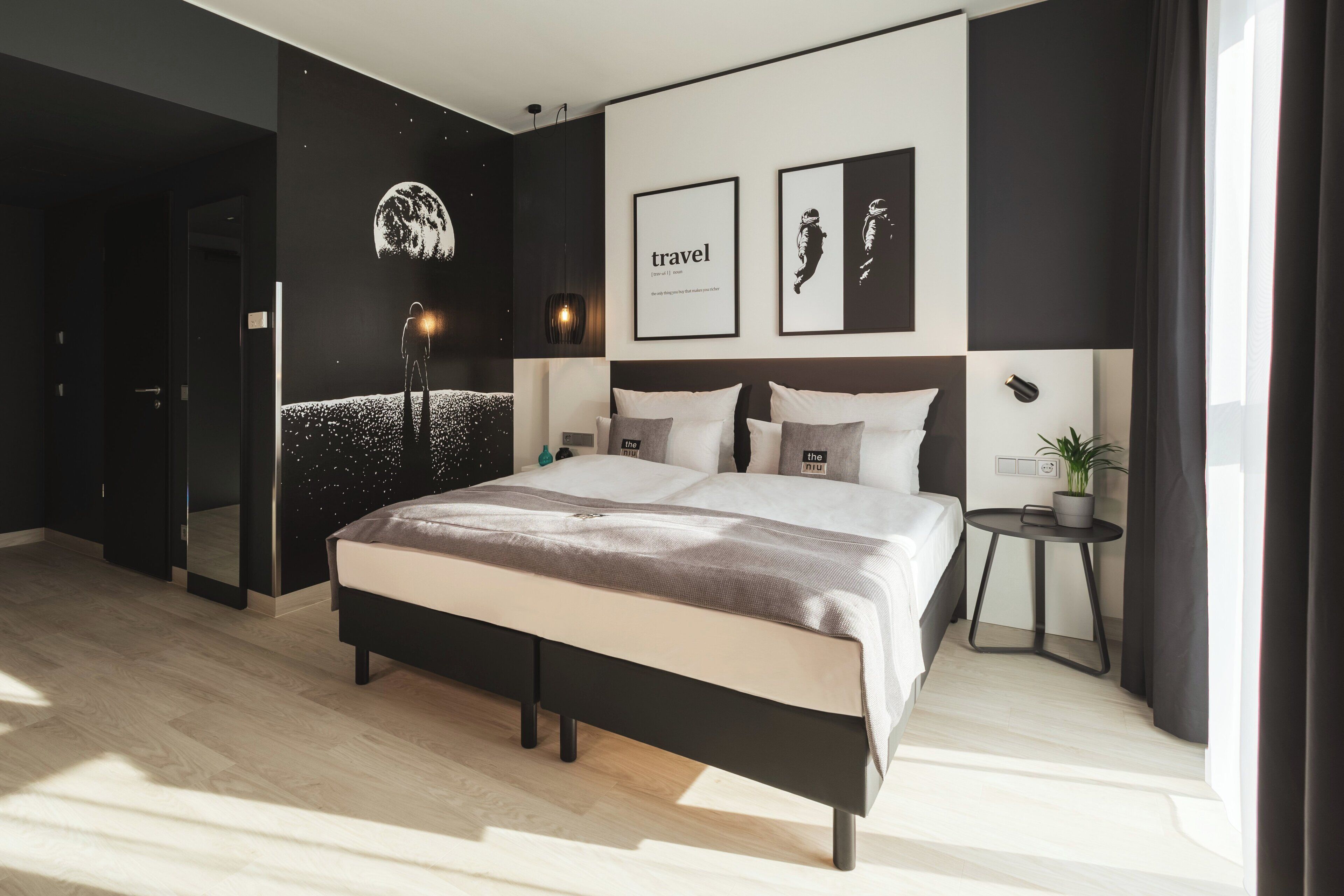 soundproofing, free wifi, bed sheets