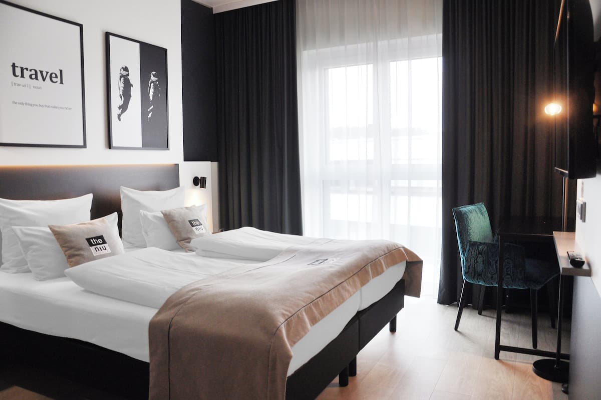 Chambres insonorisées, lits bébé (gratuits)