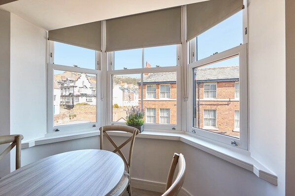 House | In-room dining