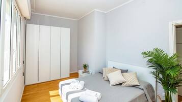 Room | Iron/ironing board