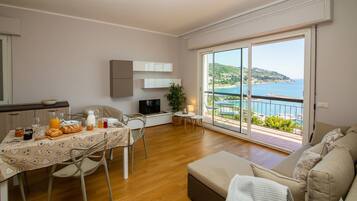 Habitación | Área de sala de estar | Televisión de pantalla plana