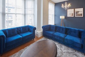 House | Living area | 32-inch flat-screen TV with digital channels, TV - Hidden Treasure (Whitby)