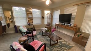 Interior - Hideaway on Hibiscus - Enjoy Old Florida (Sarasota)