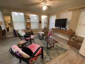 Interior - Hideaway on Hibiscus - Enjoy Old Florida (Sarasota)