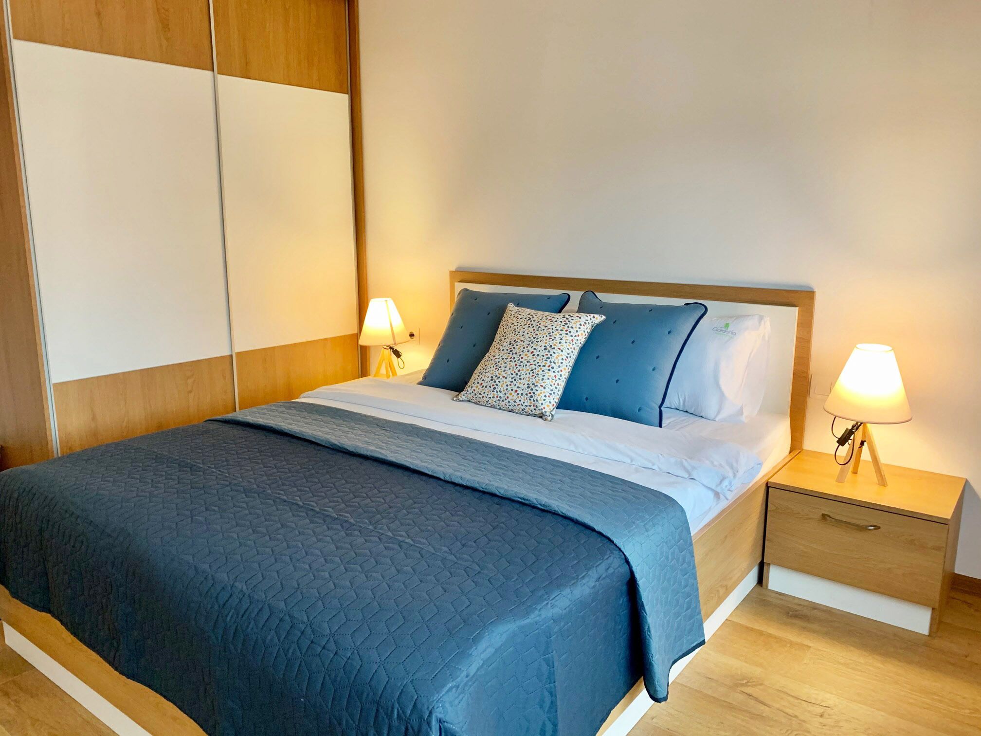 Caja de seguridad en la habitación y decoración personalizada 