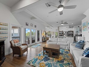 TV - Hidden Gem, peaceful and private tropical vacation home with a water overlook (Cape Haze)