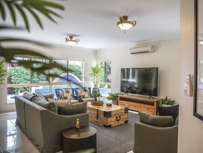 TV, Netflix, streaming services