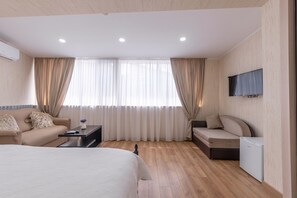 4 bedrooms, iron/ironing board, travel cot, free WiFi - Charming house in most wanted old part of city. (Tbilisi)