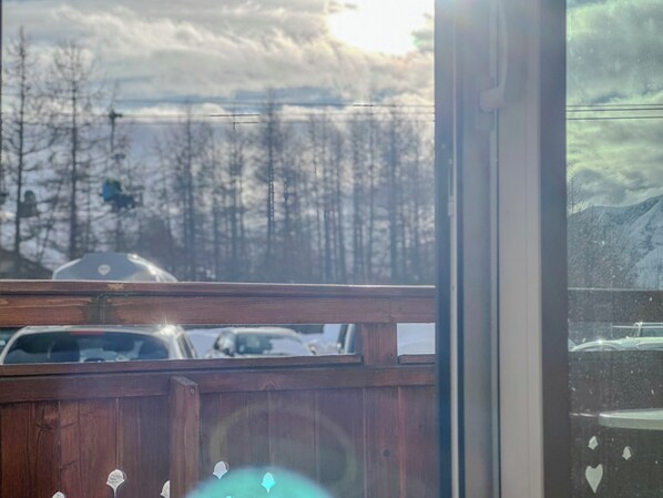 Interior - #AH3 | The Snow White ❄ (Huez)