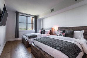 2 bedrooms, iron/ironing board, travel cot, free WiFi