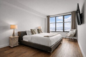 2 chambres, fer et planche à repasser, lit de bébé portatif