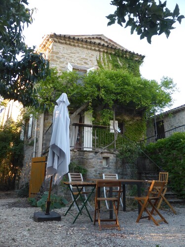 Elegant Provençal Baronnies house with large garden