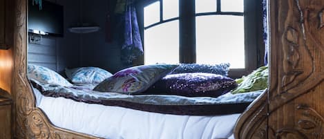 1 Schlafzimmer, Reisekinderbett, Bettwäsche