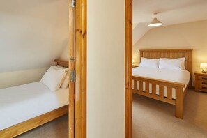 House | 2 bedrooms, individually decorated, individually furnished - Coachmans House (Whitby)