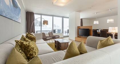 Penthouse with 3 bedrooms & summer pool