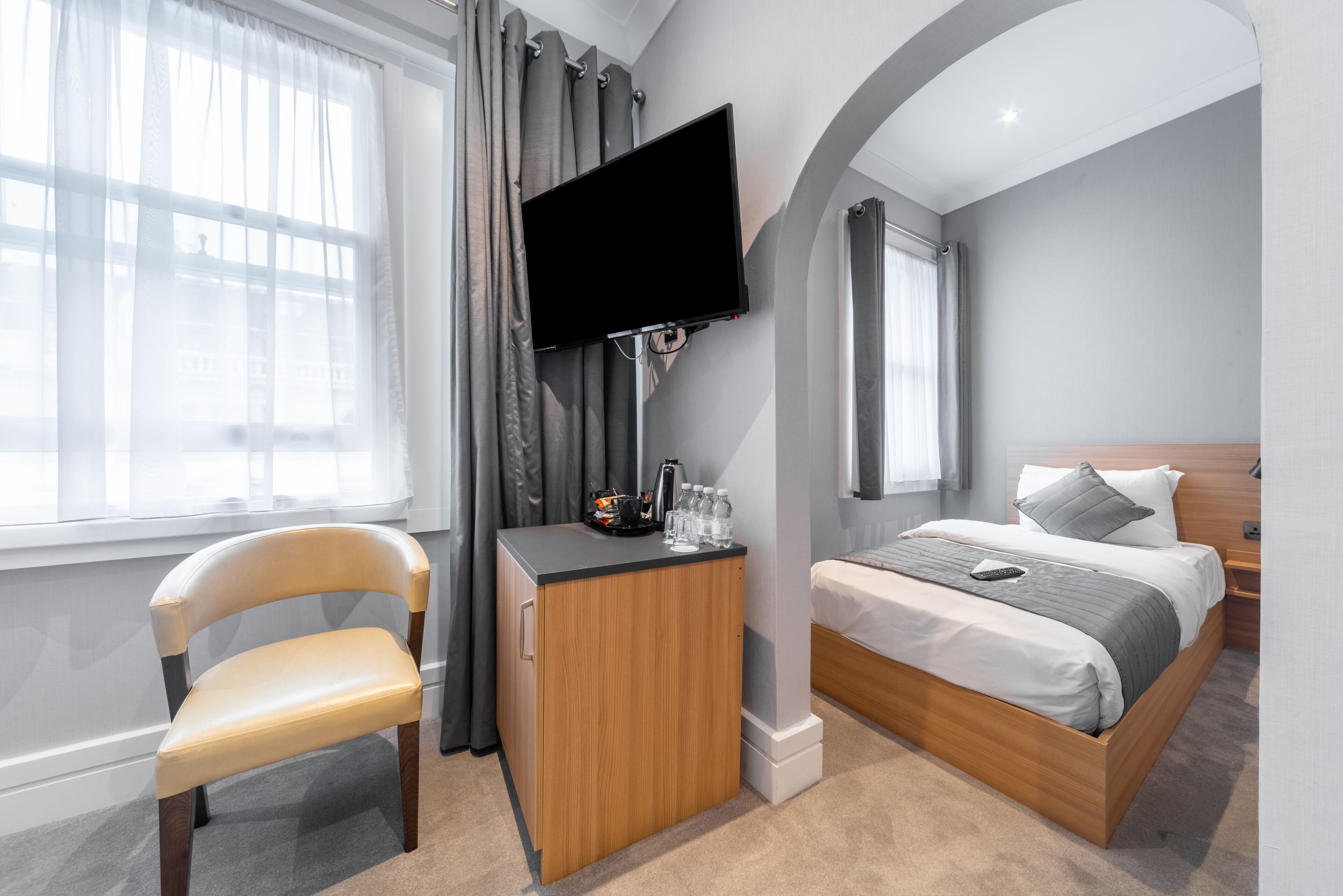 quadruple room | 1 bedroom, desk, laptop workspace, free wifi