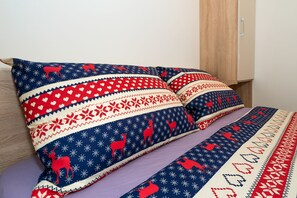 Apartment | 1 bilik tidur, seterika/papan seterika, Wi-fi percuma, cadar katil 