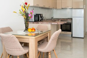 Apartment | Dining - A1 - Modern apt With the Terrace & sea View (Split)
