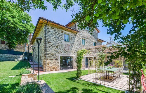Tuscan Villa with Private Park and Hydromassage Mini-pool