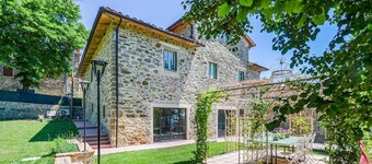 Tuscan Villa with Private Park and Hydromassage Mini-pool