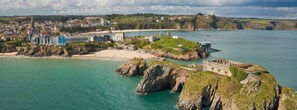 Apartment | 2 bedrooms, WiFi - Apartment 3 Waterstone House - Sea Front Apartment Hot Tub (Tenby)