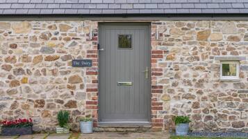 House | 2 bilik tidur