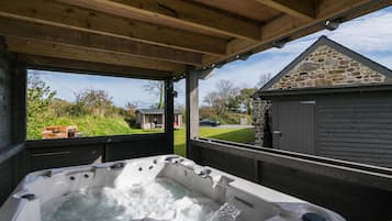 House | 2 bilik tidur