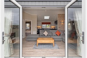 4 bedrooms - Valley View Lodge - Luxury Lodge Hot Tub Close to Beach (Tenby)