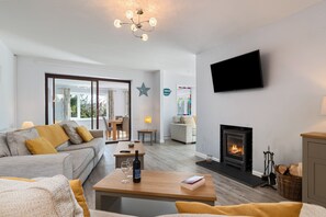3 bedrooms - S r M r - Log Burner Peaceful Cottage Dog Friendly (Saundersfoot)