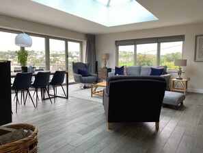 House | 4 bedrooms - Amber Cottage - Luxury Cottage Hot Tub Sea Views and Log Burner (Saundersfoot)