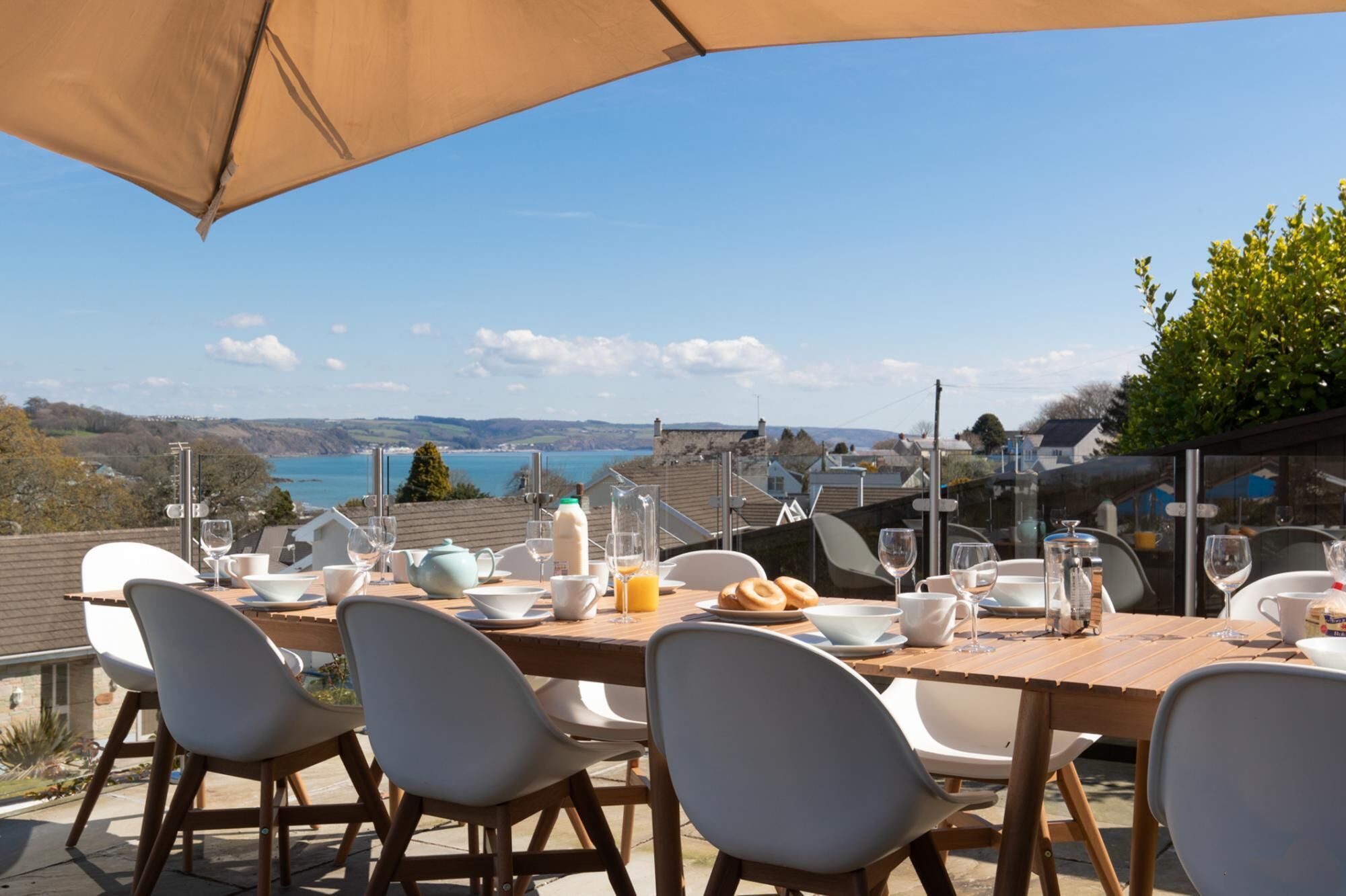 House | 6 bedrooms, WiFi