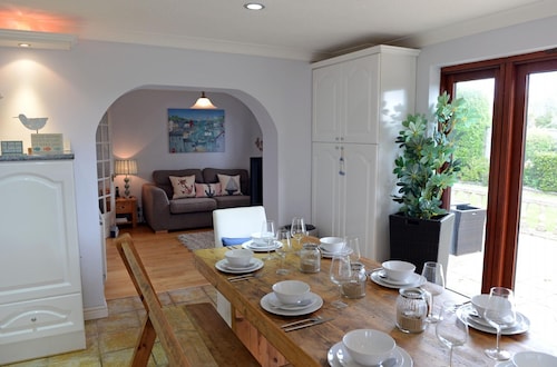 Swallow Dale - Large Pet Friendly Cottage