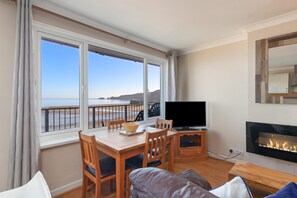 House | 2 bedrooms - Sea Urchins Apartment - Sea Front Apartment With Views Pet Friendly (Saundersfoot)