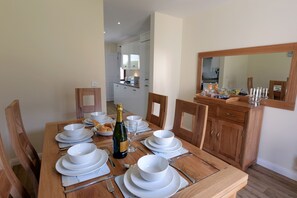 House | 4 bedrooms, WiFi - Coppins Park - Dog Friendly Peaceful Location (Saundersfoot)