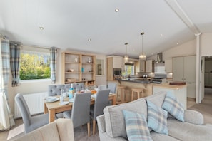 House | 3 bedrooms - St Mary s View - Luxury Lodge Short Walk to Beach Parking (Tenby)