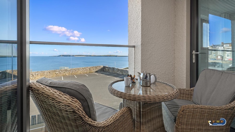 Apartment 8 Waterstone House - Luxury Apartment Sea Views Pet Friendly