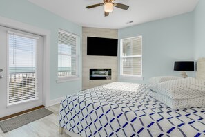 17 bedrooms, iron/ironing board, free WiFi, bed sheets - THE OCEANFRONT GRAND RESORT: 17 BR Luxury with Unmatched Views+ALL THE AMENITIES (North Myrtle Beach)