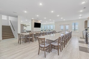 Dining - THE OCEANFRONT GRAND RESORT: 17 BR Luxury with Unmatched Views+ALL THE AMENITIES (North Myrtle Beach)