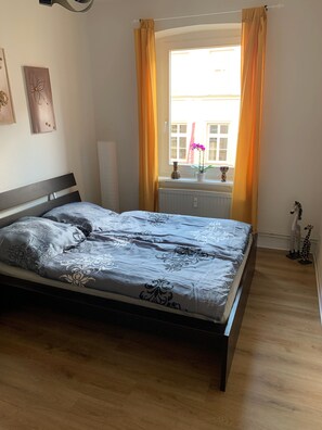 2 habitaciones y ropa de cama