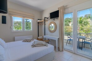 7 chambres, fer et planche à repasser, accès au Wi-Fi (inclus)