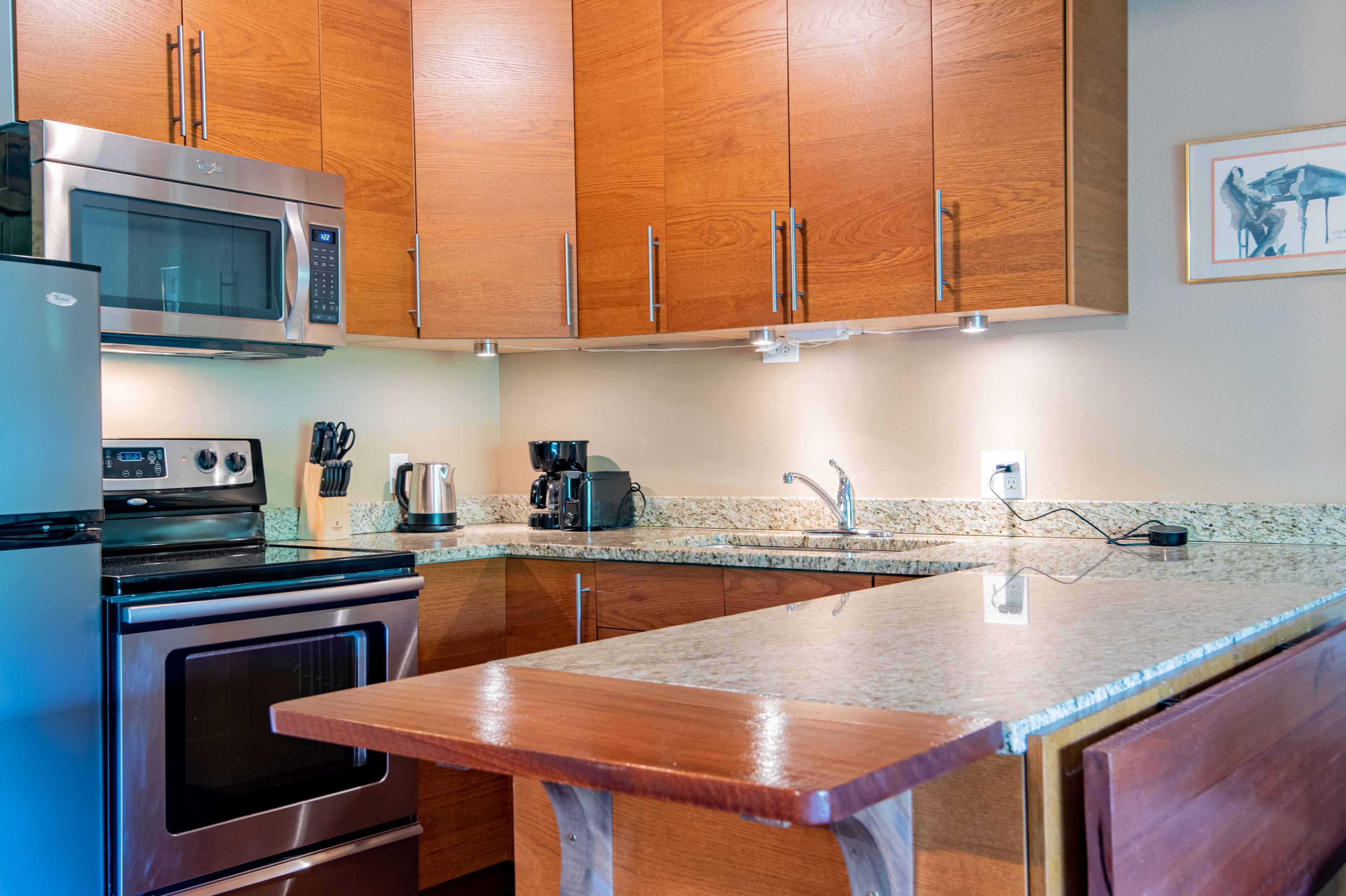 冰箱、微波炉、烤箱、炉灶