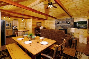 Smart-TV, Kamin, Videospiele