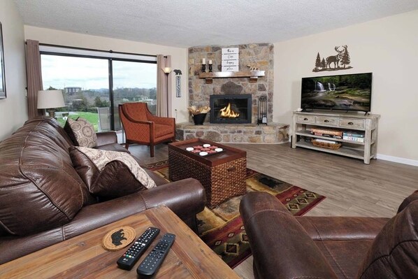 Flat-screen TV, fireplace