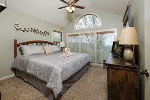 2 bedrooms, Internet, bed sheets - Eagle's Nest (Gatlinburg)